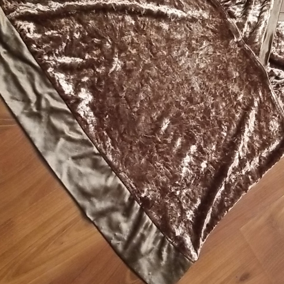 ARIANNE SILKY VELVET TANK - Picture 4 of 7